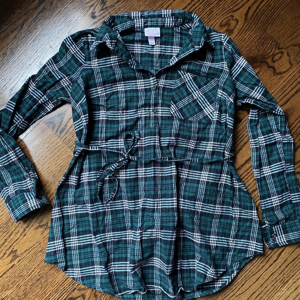 Like New. Isabel MATERNITY Pull Over Plaid Top, M